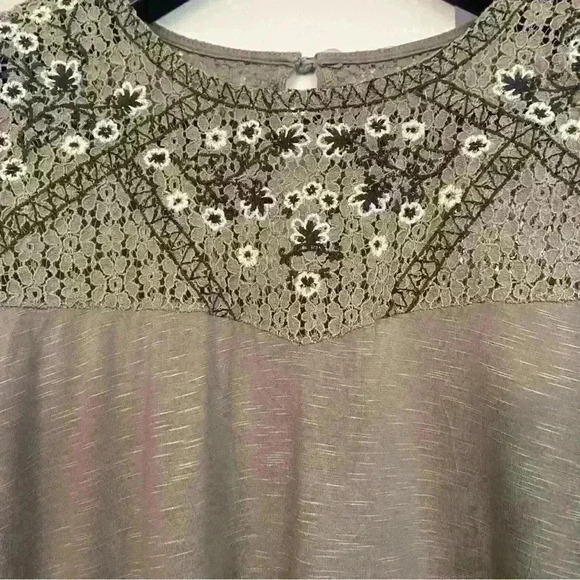 Torrid Super Soft KnitsTop Size 00(M/L) Olive Green Crocheted Embroidered Casual - Picture 9 of 9